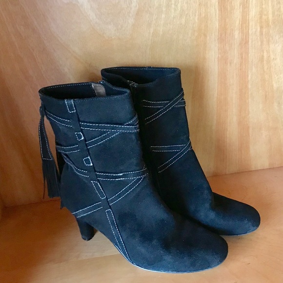 Black Tassel Boots by Bisou Bisou size 7 1/2 - Picture 1 of 5